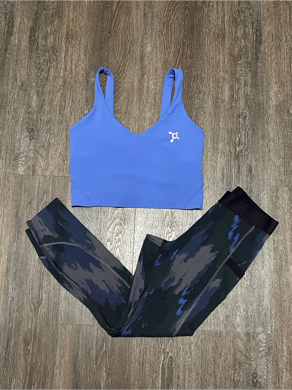 Like New Lululemon Special Edition Matching Set. Size Top 8/Bottom 6